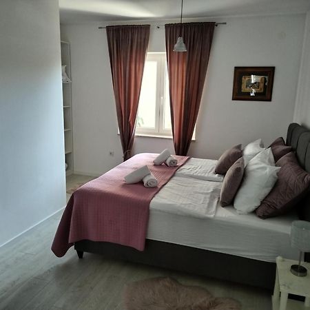 Sjor 2 Bdr Apartment W Grill Zadar Eksteriør billede