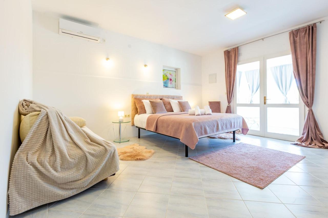 Sjor 2 Bdr Apartment W Grill Zadar Eksteriør billede